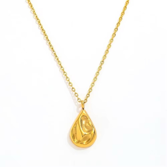 18K Gold Plated Teardrop Pendant Necklace - Picture 2 of 6